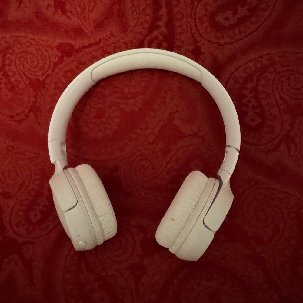 JBL wireless headphones 🔥 Serious Vibe